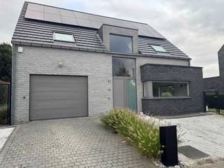 Moderne 4-gevel gezinswoning in SterrebeekDeze zeldzame vrijstaande 4-gevelwoning (bouwjaar 2013) combineert een strakke, eigentijdse architectuur...