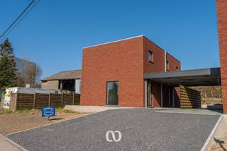 Profitez du taux de TVA de 6%!Vous recherchez une maison neuve spacieuse et économe en énergie, avec beaucoup de lumière naturelle et 4 chambres,...
