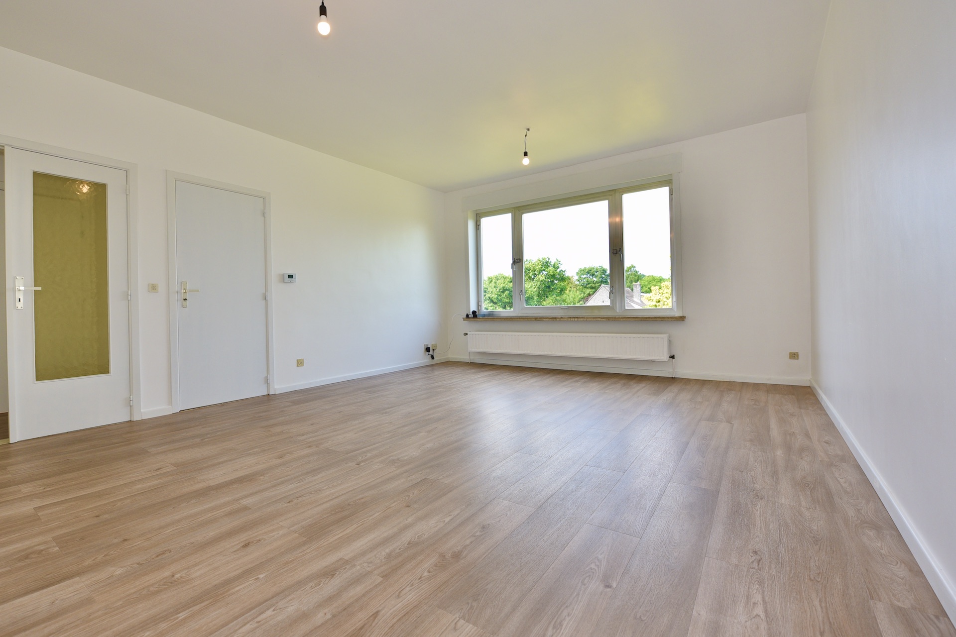 Volledig pas gerenoveerd, instapklaar app met 2 slpk en terras voor 175000 EUR - foto 4