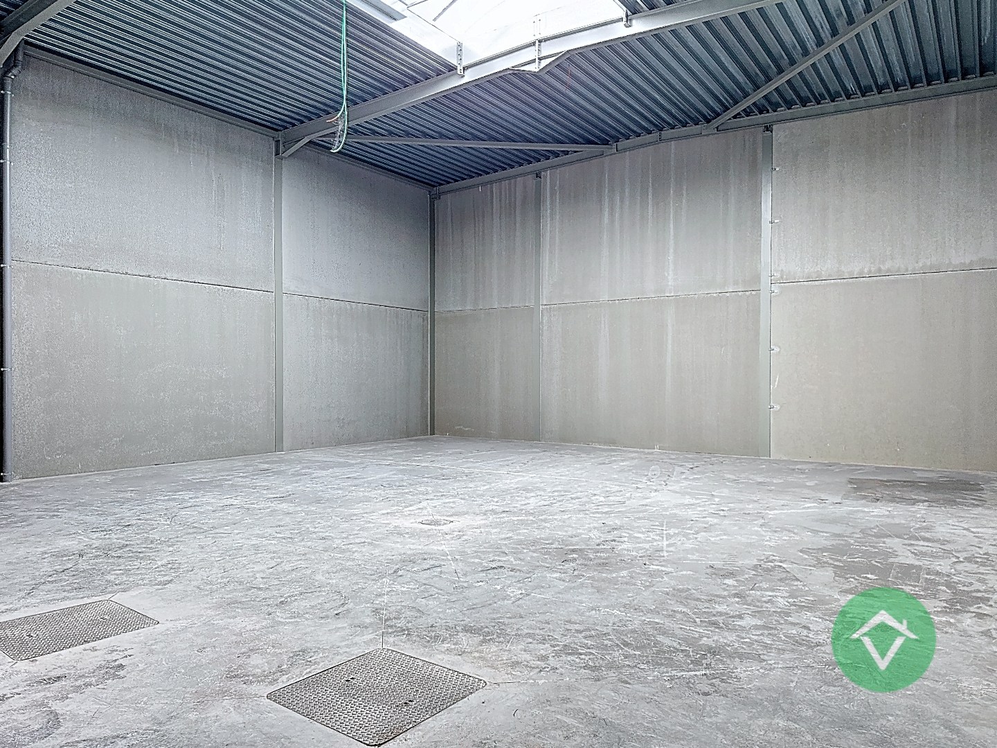 Nieuwbouw loods KMO-UNIT te koop – 192 m² met 2 parkeerplaatsen inbegrepen op de industriezone te Aartrijke - foto 4