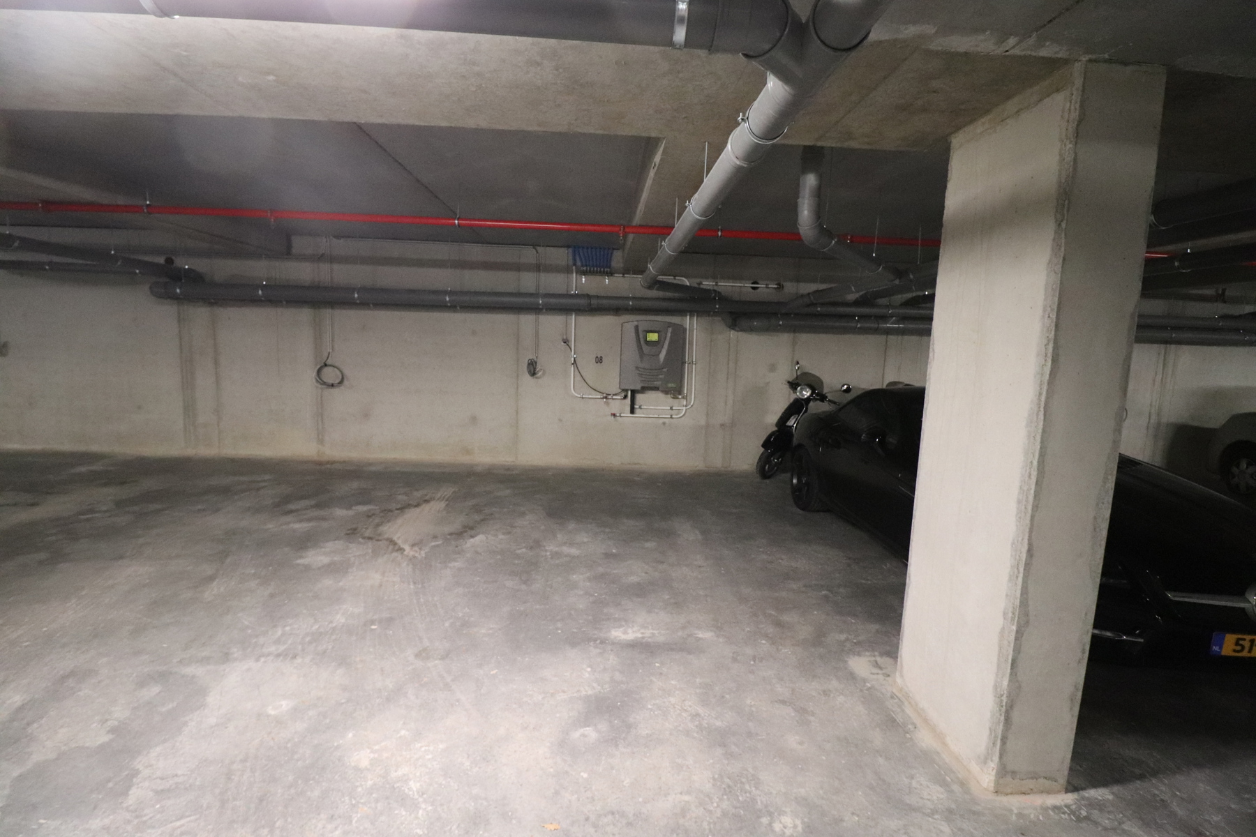 Ondergrondse autostaanplaats P8. - foto 3