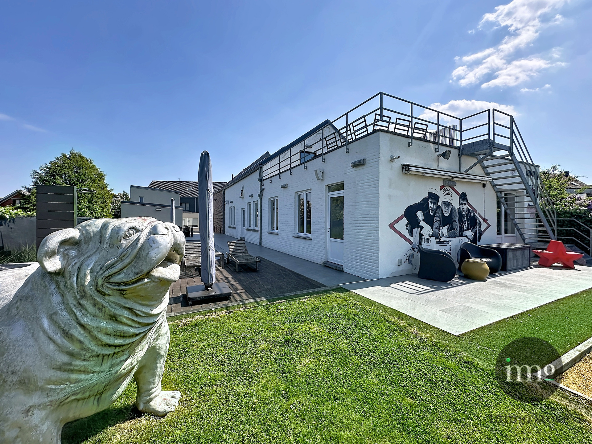 MULTIFUNCTIONEEL volledig gerenoveerd gebouw met bijgebouw, 7 slaapkamers, appartement, tuin en zwembad! - foto 4