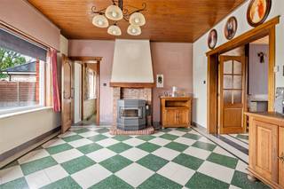 BEZOEKDAG ZATERDAG 12/7 TUSSEN 12u en 14uTe renoveren open bebouwing op een perceel van 919 m², gelegen op een centrale locatie te Westerlo met...