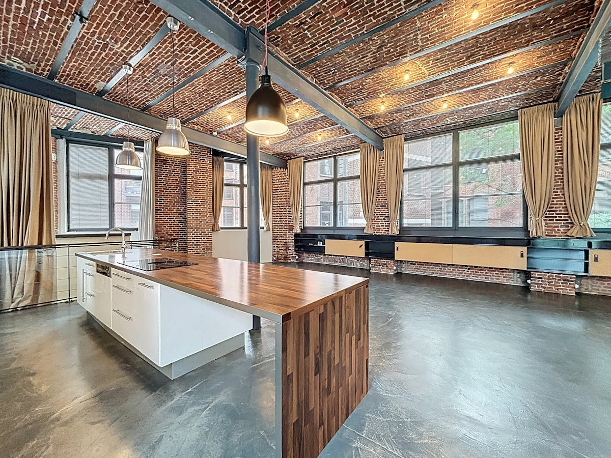 Spacious open loft for rent in Koekelberg - photo 3