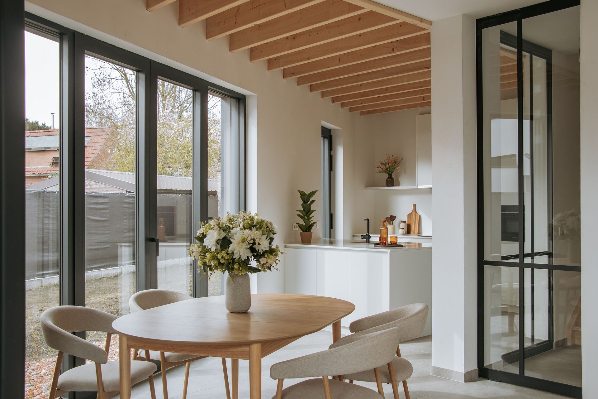 Nieuwbouwwoning met hoog wooncomfort op een centrale ligging - foto 4