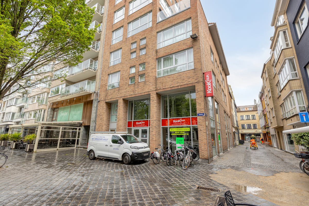 Zeer ruim hoekpand te koop (ca. 405 m²) in hartje Oostende - foto 4