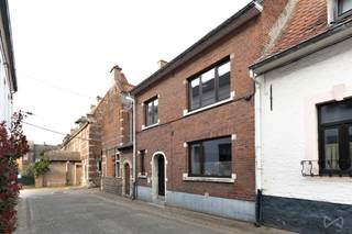 Charming 3-bedroom terraced house next to the Groot Begijnhof in TienenLooking for a spacious home in a quiet, central location in Tienen? This cosy...