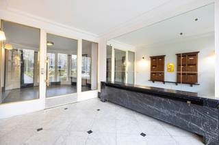 ETTERBEEK - In de wijk Montgomery, vlakbij openbaar vervoer, winkels, scholen en alle andere voorzieningen, ontdek dit appartement van +-239m²...