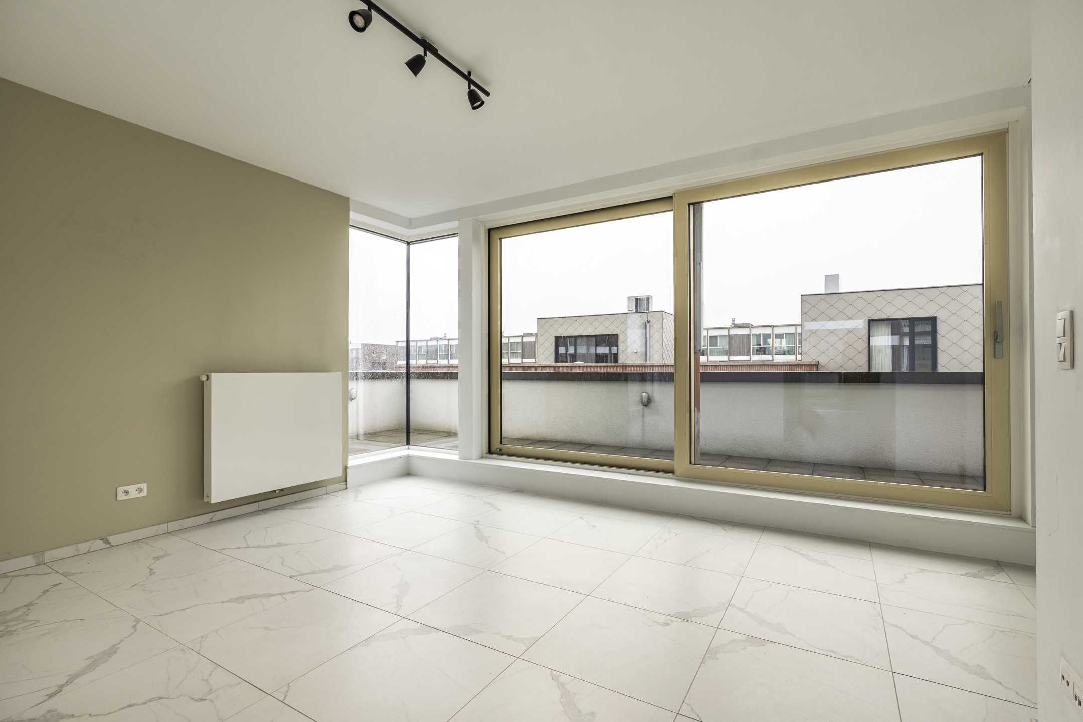 Fantastische duplex met 3 slaapkamers en ruim zonneterras - foto 2