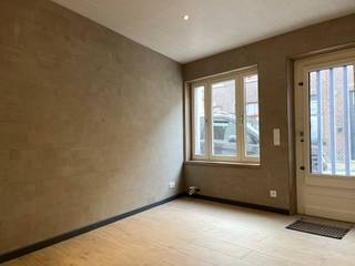 Deze woning ligt op een centrale locatie in Brugge en biedt een uitstekende opportuniteit voor wie op zoek is naar een compacte, goed...