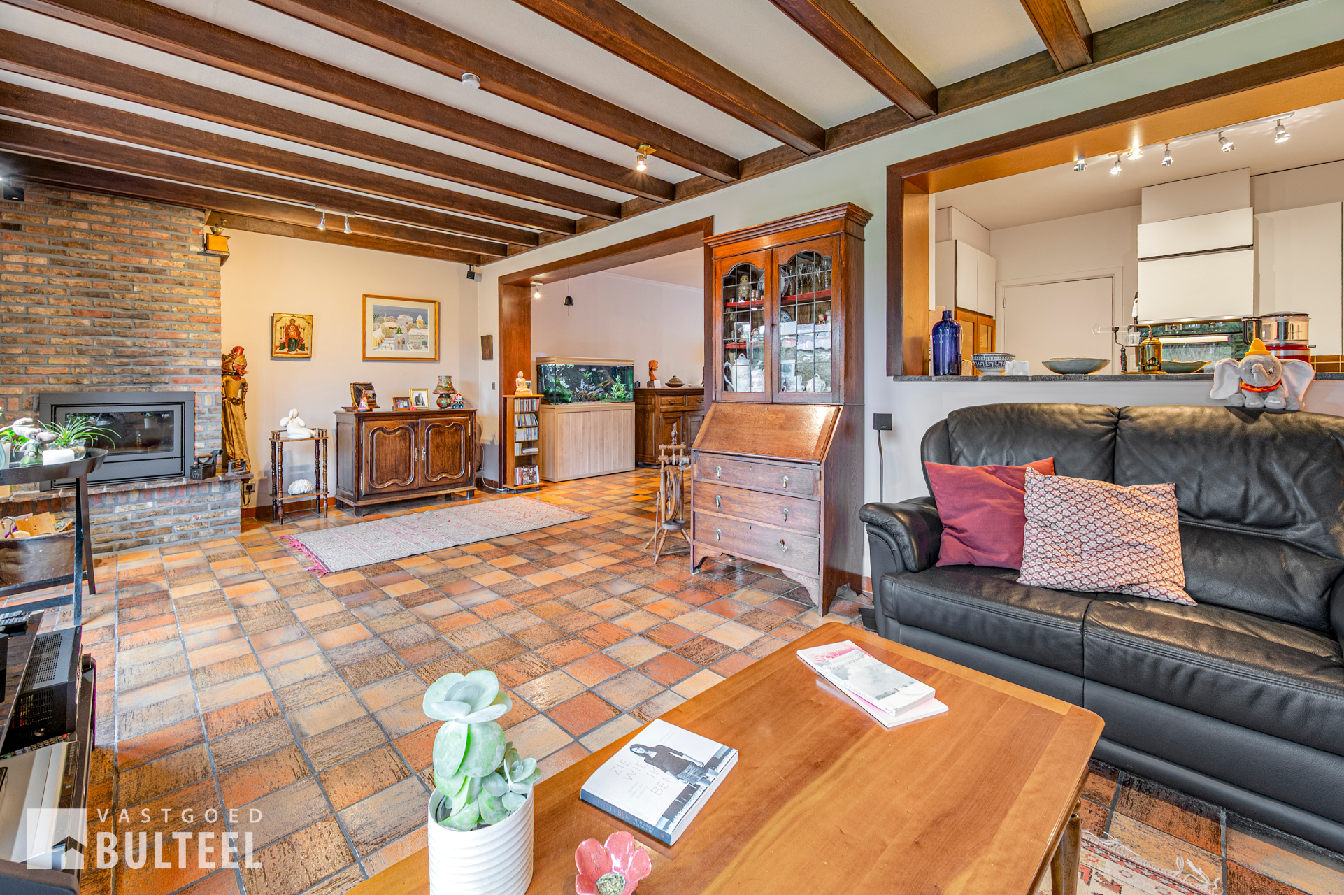 Rustig gelegen half open bebouwing met 4 slaapkamers en tuin. - foto 3