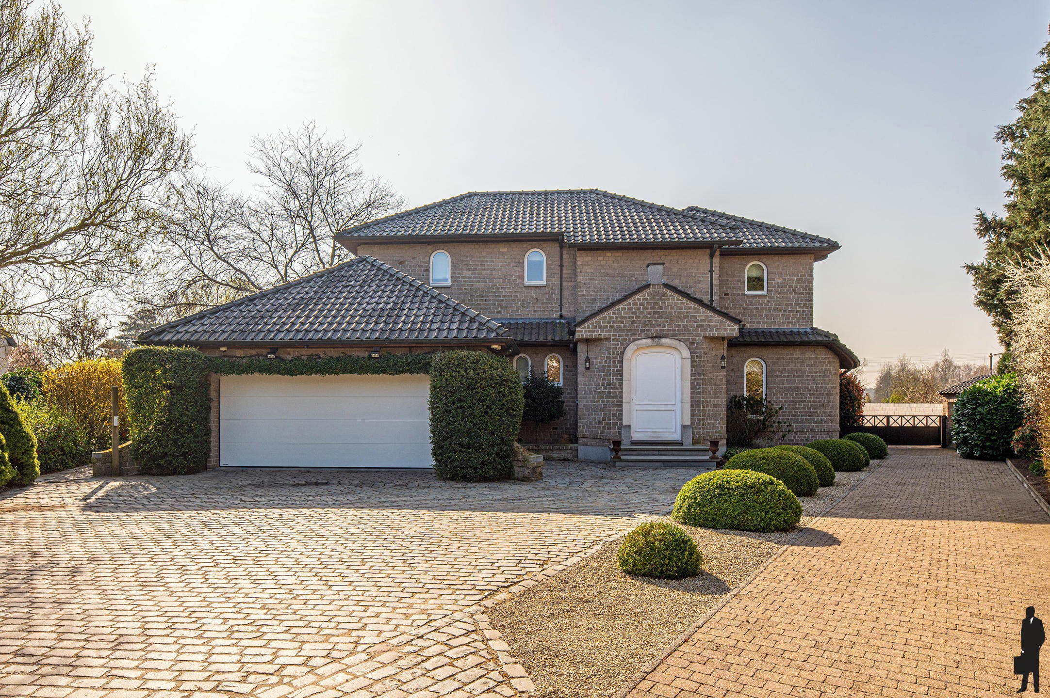 Exclusieve mediterraanse villa met 3 slaapkamers, 3 badkamers en parktuin op 3.805 m² - foto 1