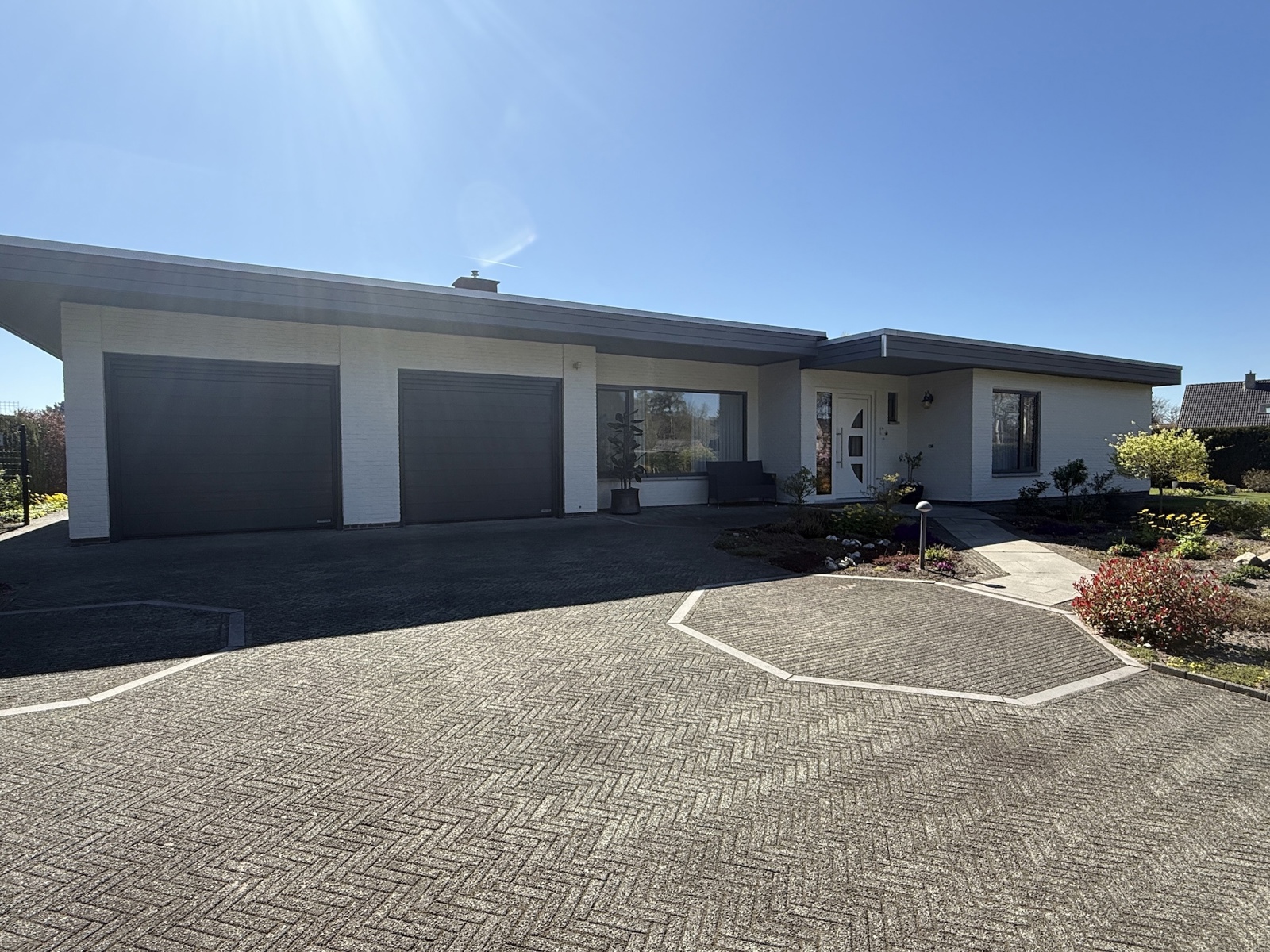 Prachtige gelijkvloerse woning met 4 slpk op 13a 44ca - foto 2