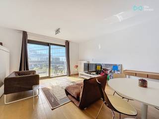 INFO EN BEZOEK: 02 31 55 171We Invest biedt u exclusief een prachtige gemeubileerde studio van ongeveer 40 m² aan, ideaal gelegen op een steenworp...