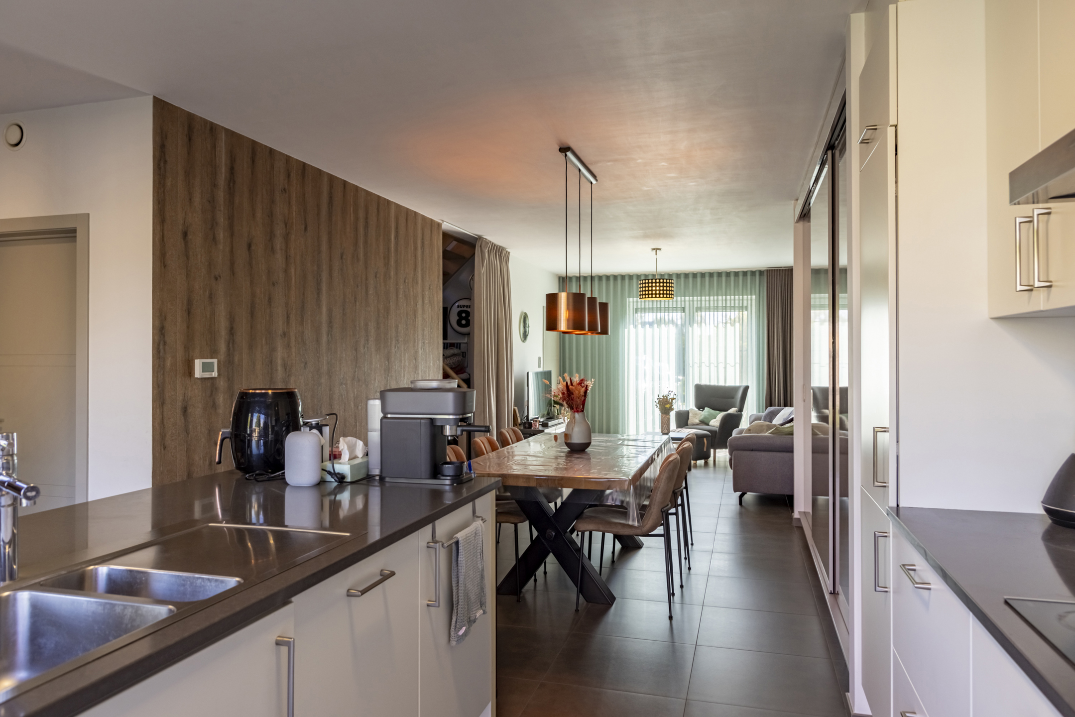 Rustig gelegen, instapklare woning met 4 slaapkamers en aangelegde tuin - foto 5