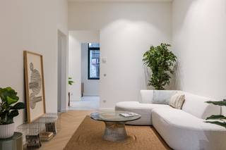 Gerenoveerde woning nabij Gent CentrumDe woning is momenteel verhuurd voor €1850/maand en is dus interessant als investering met een netto rendement...