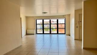 Ce très spacieux appartement situé en plein cœur de Geraardsbergen offre tout le confort nécessaire pour une vie agréable. Avec ses 120 m², il...