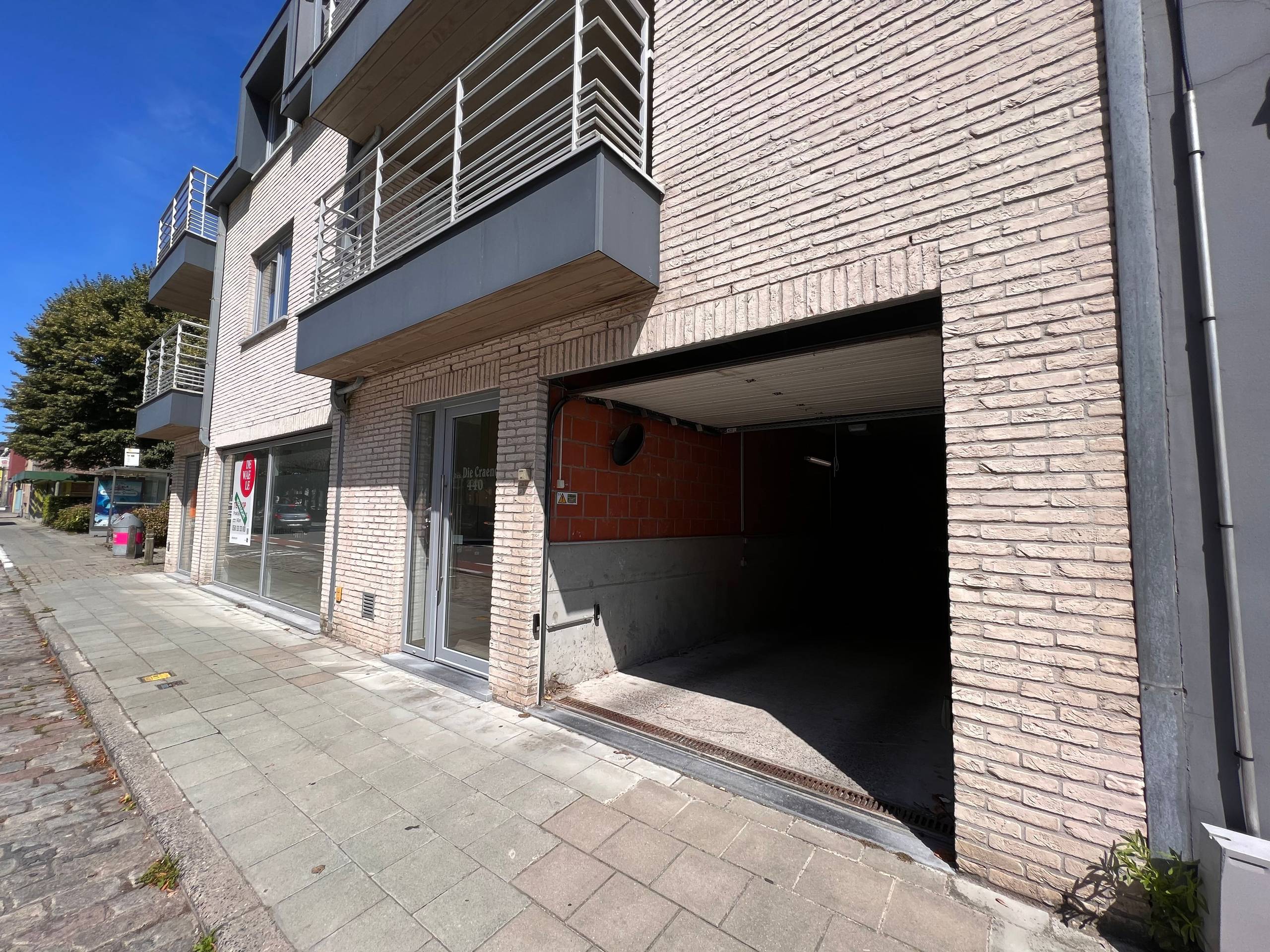 Gesloten, ruime garagebox te Uitkerke - foto 4