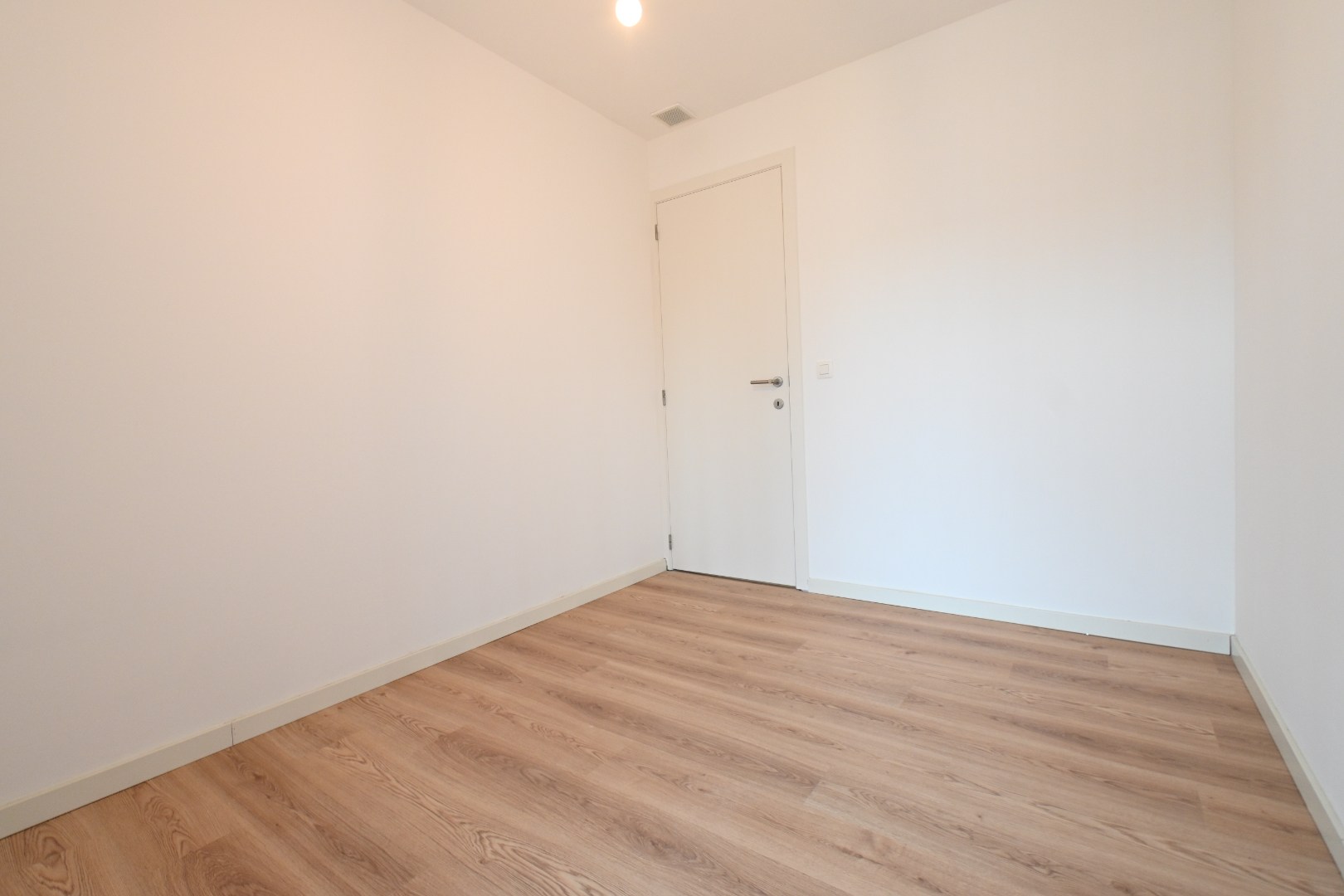 Knap recent appartement met 2 slaapkamers en mooi uitzicht - foto 5