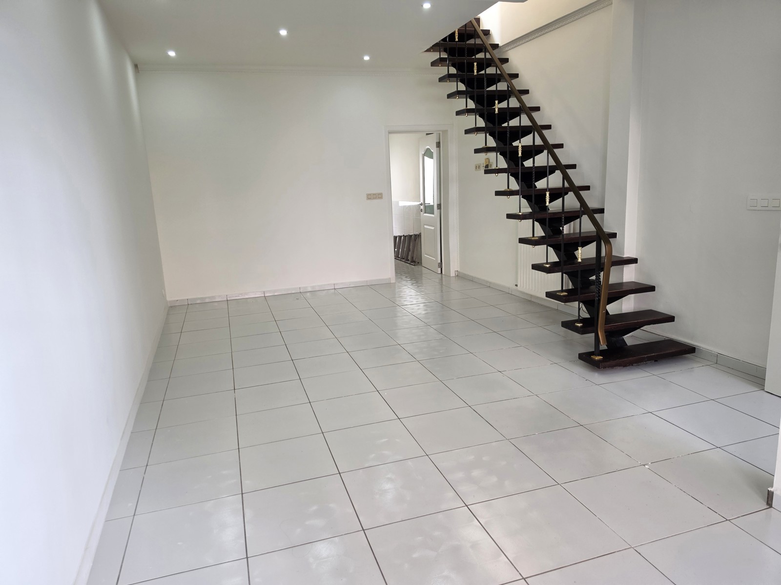 Vernieuwde woning met 3 slpkrs centrum Aalst - foto 4