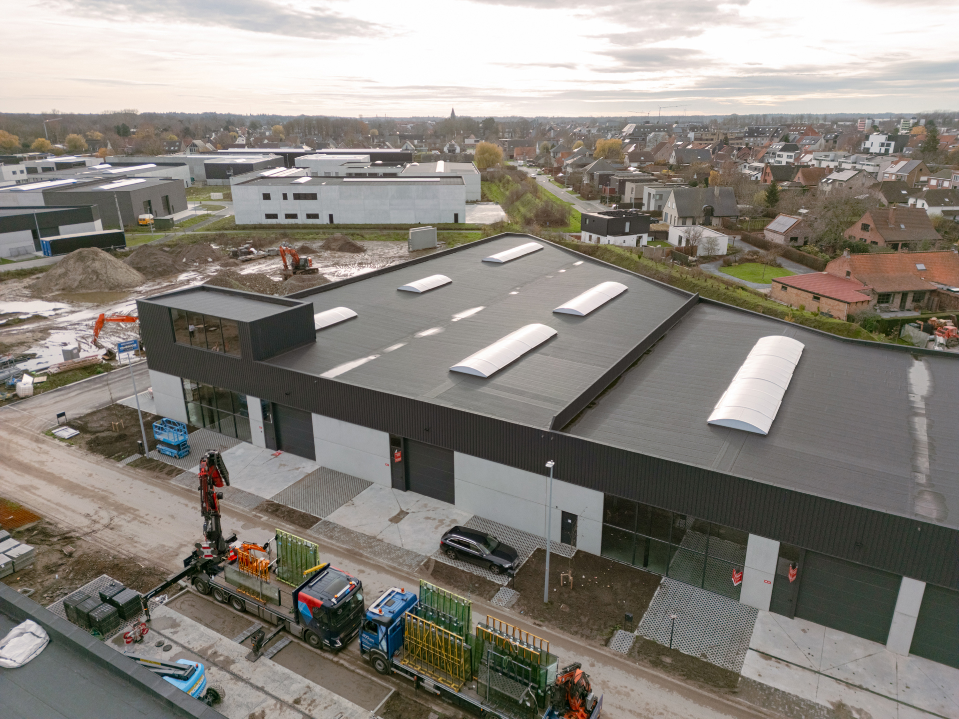 Werkunit nabij op- en afrit van de E40 met een opp van 778m2 - foto 2