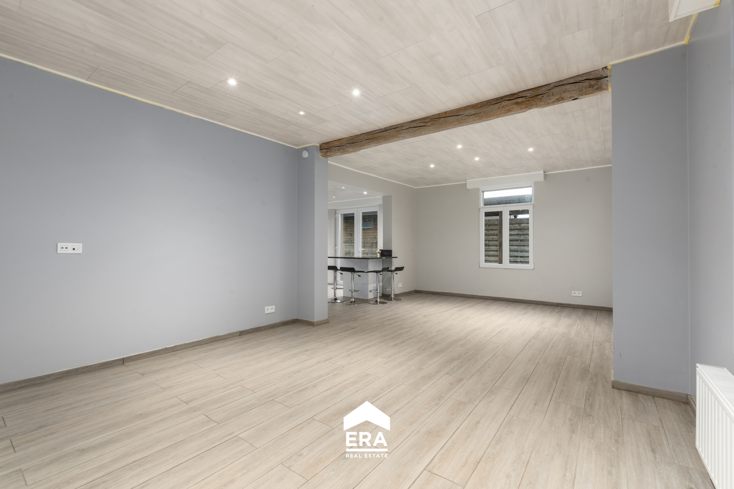 Volledig gerenoveerde woning, 3 slaapkamers+carport (862 m2) - foto 4