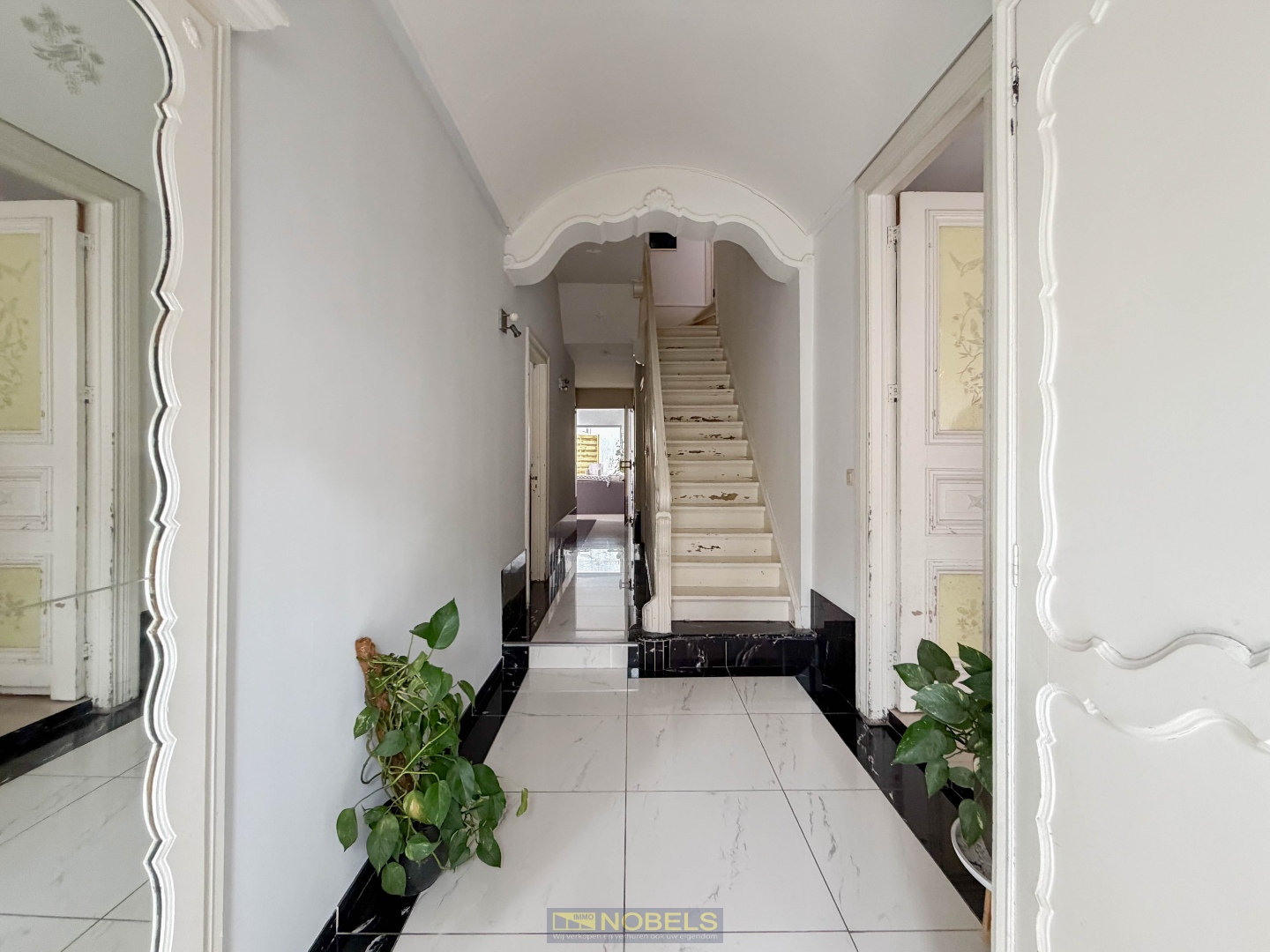 Te koop, Ruime gezinswoning met 5 slaapkamers en autostaanplaats (binnen) in het centrum van Dikkelvenne (Gavere)! - foto 4