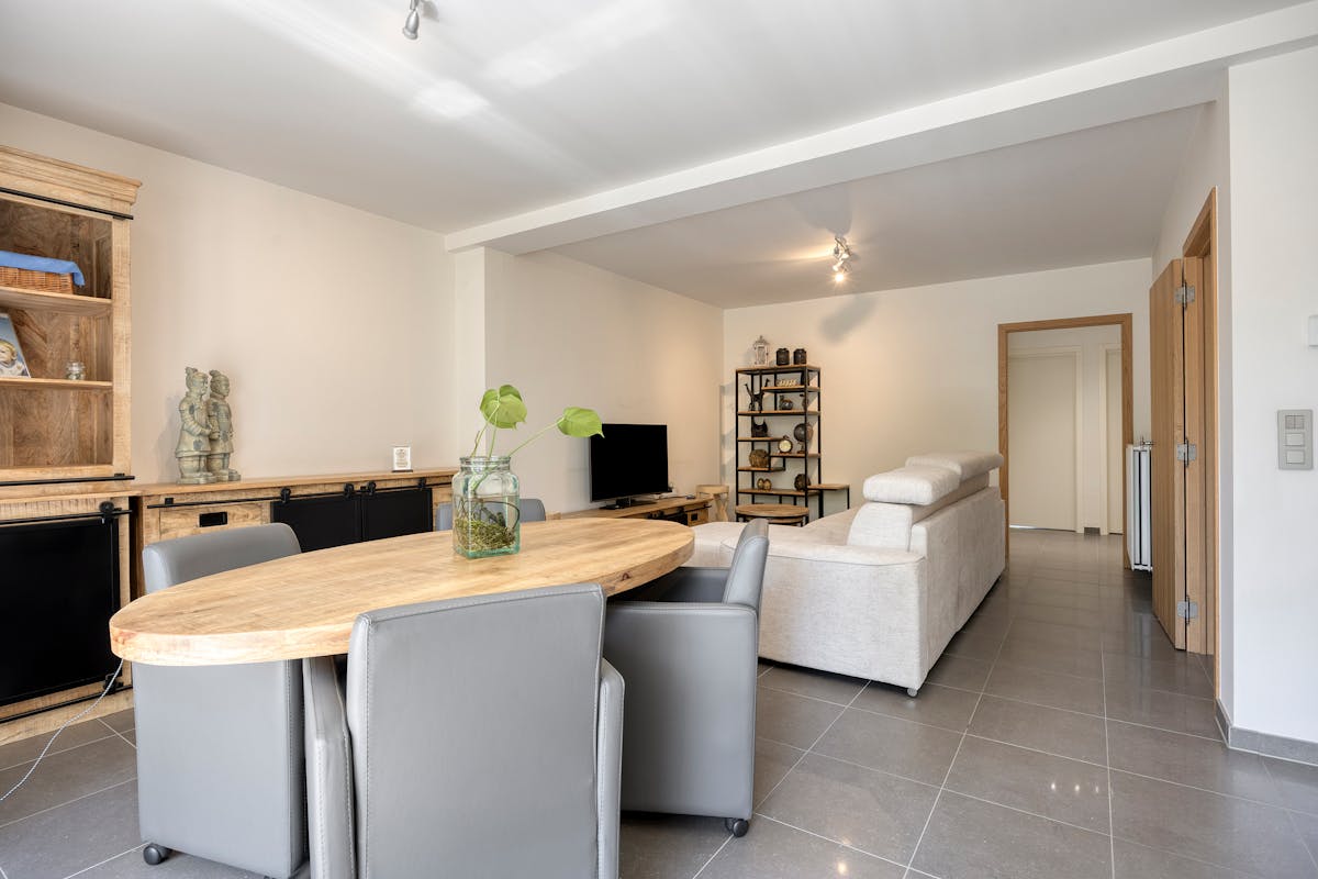 Beautiful park apartment with 2 bedrooms, garage and 2 cellars - photo 5