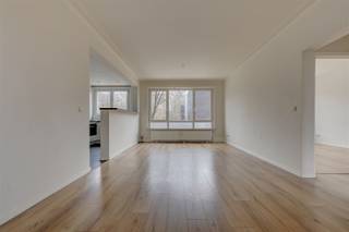 Dit lichtrijk 2-slaapkamerappartement met terras is gelegen op wandelafstand van het populaire Te Boelaerpark in Borgerhout. Je geniet hier...