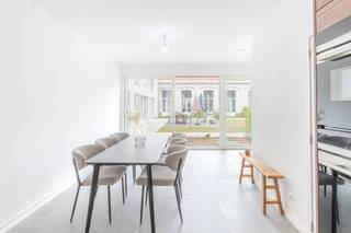 Deze instapklare duplex in het project Mart Garden is meteen beschikbaar bij akte. Je hoeft niet te wachten en kunt snel genieten van het...