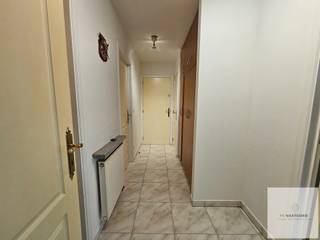 Op zoek naar comfortabel wonen in het hart van Knesselare? Dit instapklare appartement combineert een centrale ligging met alle moderne comfort en...