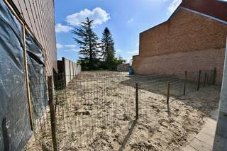 Terrain à bâtir 4a 47ca à vendre pour un développement fermé avec orientation sud-est.La largeur de construction de la maison est de 7m00.La...