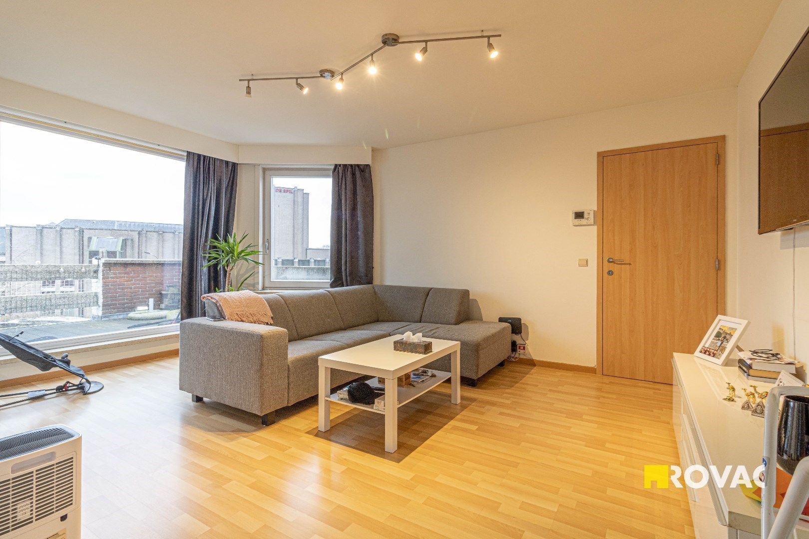 Zeer verzorgd éénslaapkamer appartement met zeer ruim terras nabij het centrum van Roeselare - foto 3