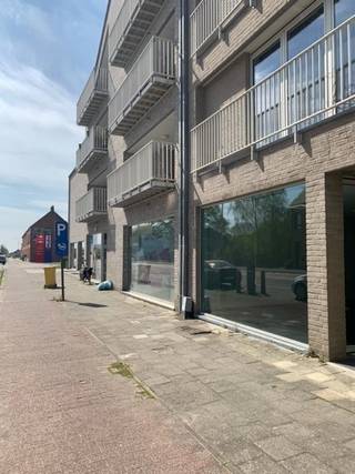 Deze kantoorruimte met zeer goede ligging op een drukke invalsweg naar het centrum van Geel heeft een oppervlakte 99 m².Het kantoor is instapklaar en...