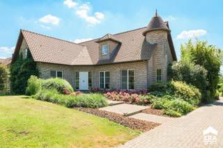 Instapklare villa midden in het groen te koop in Lommel!  Lommel-Gelderhorsten: zeer praktische en energiezuinige villa met 4 slaapkamers op...