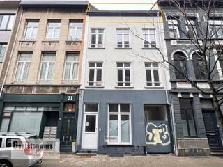 Nieuwbouw studio van 45 m² met terras gelegen op de derde verdieping. Onmiddellijk beschikbaar. Geen maandelijkse kostenAlle nuts voorzieningen zijn...