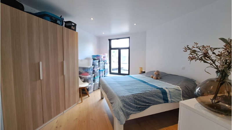 Gerenoveerde 3-slaapkamerwoning met STADSTERRAS te huur in Torhout - foto 4