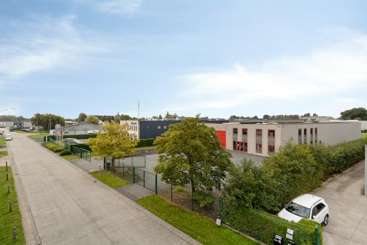 Bedrijfsgebouw (1.500m²) met laadkade te Oostende op 6.050m² - foto 4