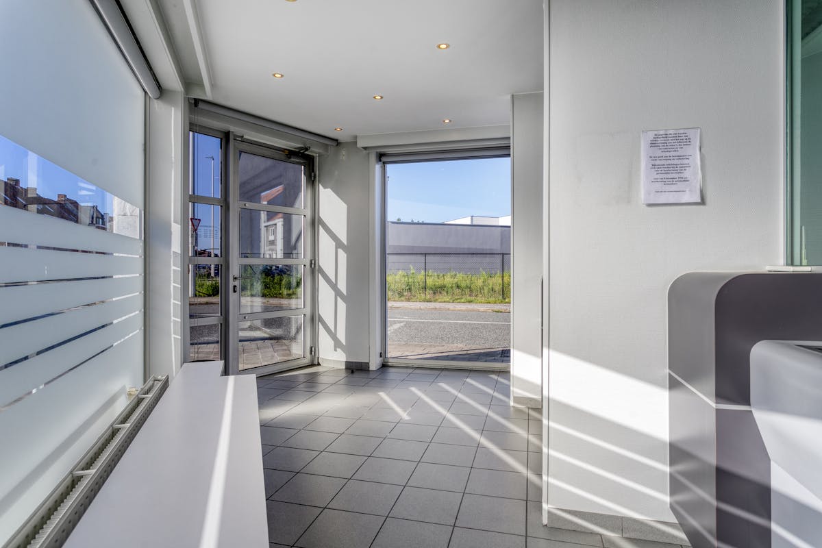 Office with home for sale on the approach to Kortrijk - photo 3