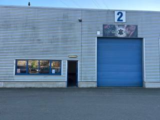 Huurprijs: 1.640 EUR per maand+ 85 EUR per maand gemeenschappelijke kostenHuurwaarborg = 3 maanden huurBeschikbaar: 01/02/2026BEZOEK AANVRAGEN EN...