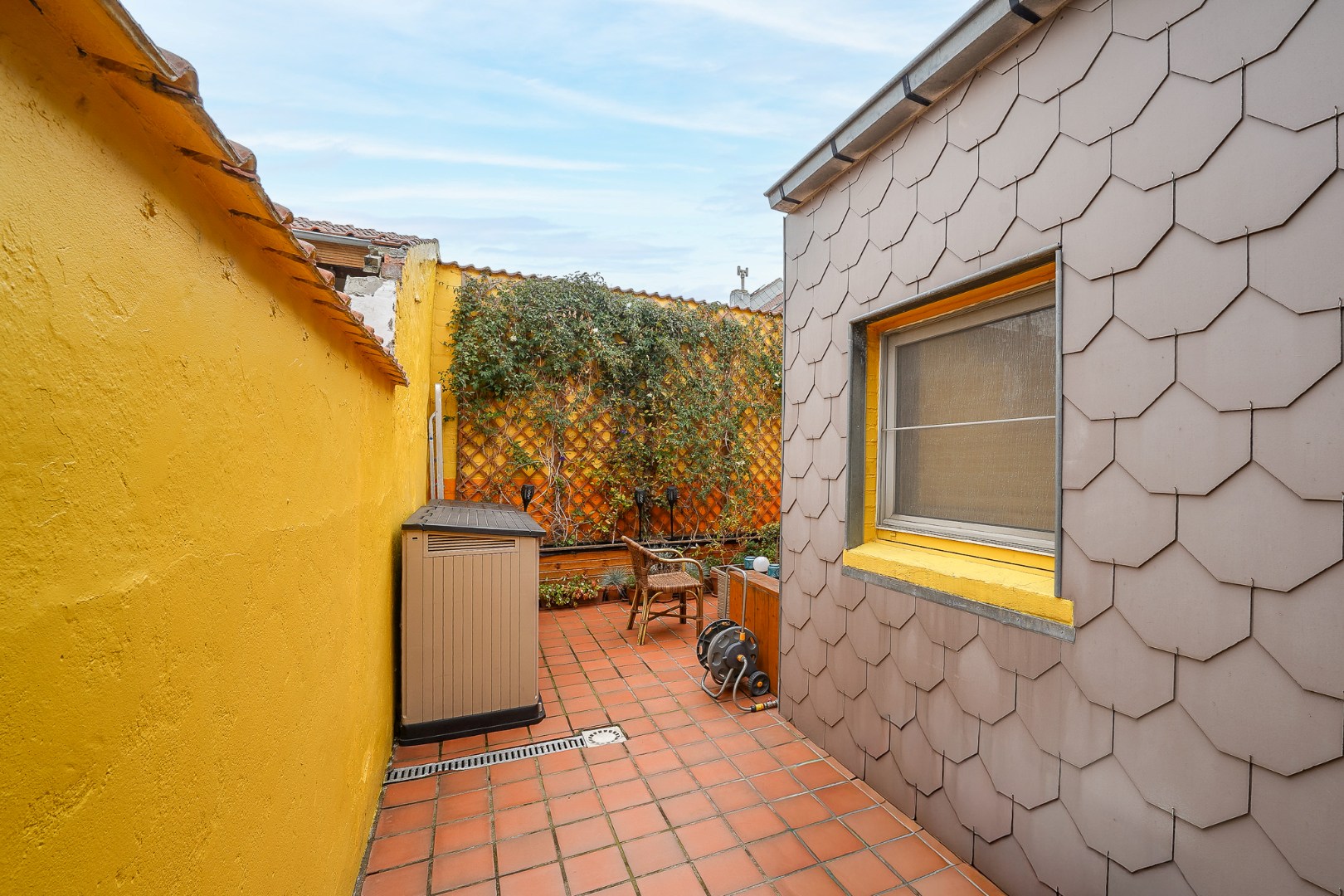 Gesloten woning met 2 slaapkamers en gezellige stadstuin - foto 2