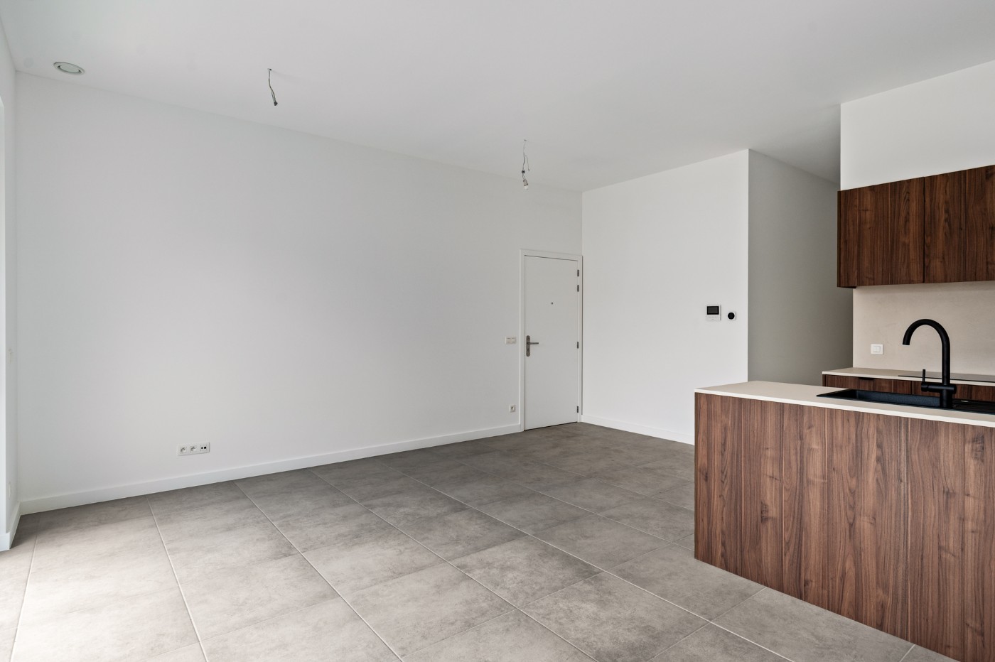 Ruim en licht nieuwbouw app. op de gelijkvloerse verdieping met 2 slpk., tuintje en garagebox - foto 5