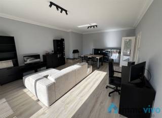 Ruim en lichtrijk appartement met groot terras en uniek uitzicht Dit kwaliteitsvolle en ruime appartement met één slaapkamer is gelegen in de...