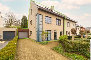 Voor meer info of een bezoek ter plaatse contacteer steven@copandi.be of bel 0498 61 58 86.Deze instapklare en energiezuinige woning is uitstekend...