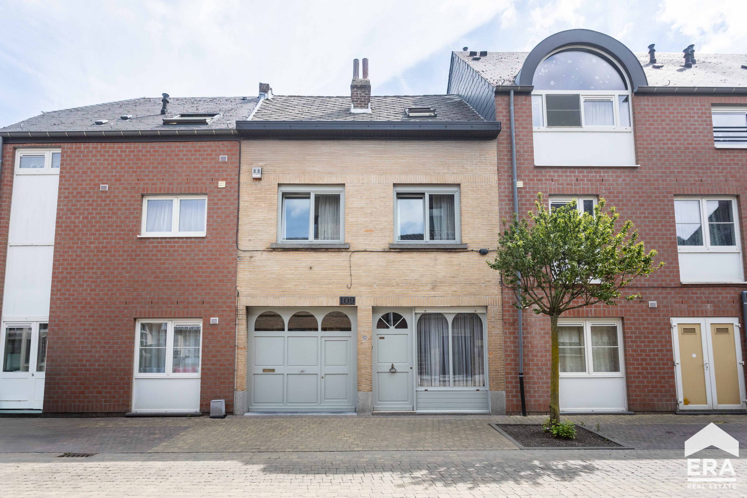 Instapklare stadswoning met magazijn en tuin in hartje Aalst - foto 2