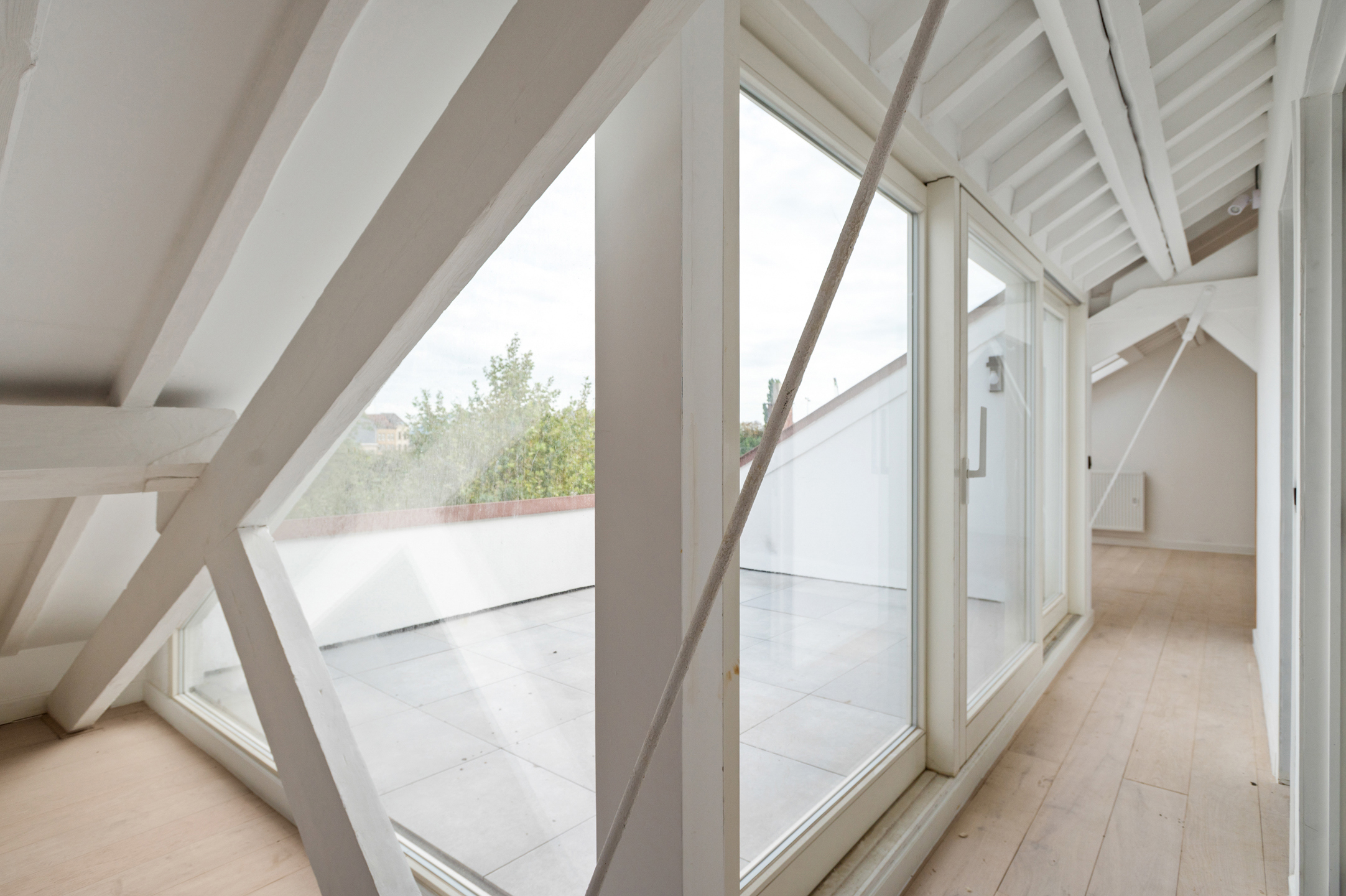 Lichtrijk appartement met groot terras in de oude Whitbread-fabriek - foto 5