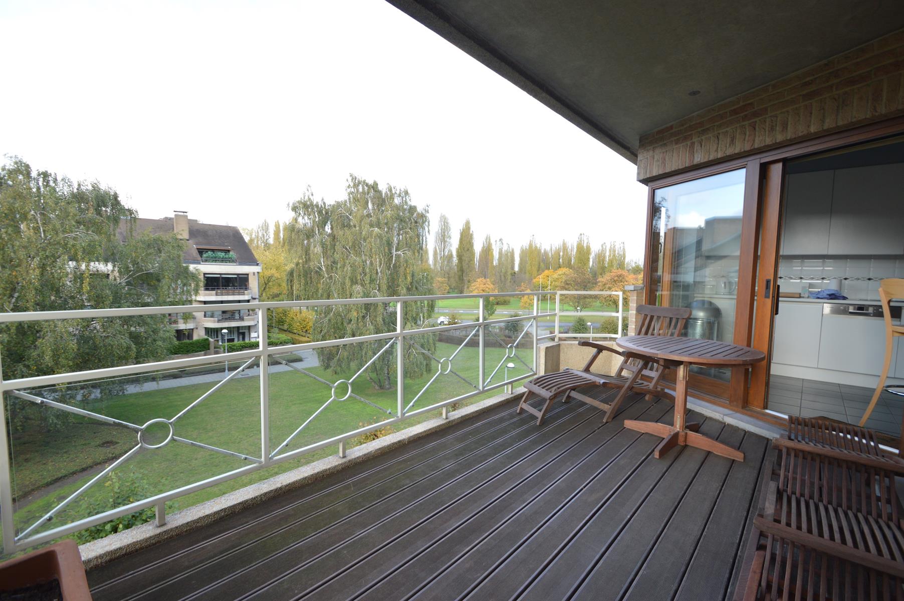 Prachtig gemeubeld appartement op zeer rustig gelegen locatie op Linkeroever.  - foto 3