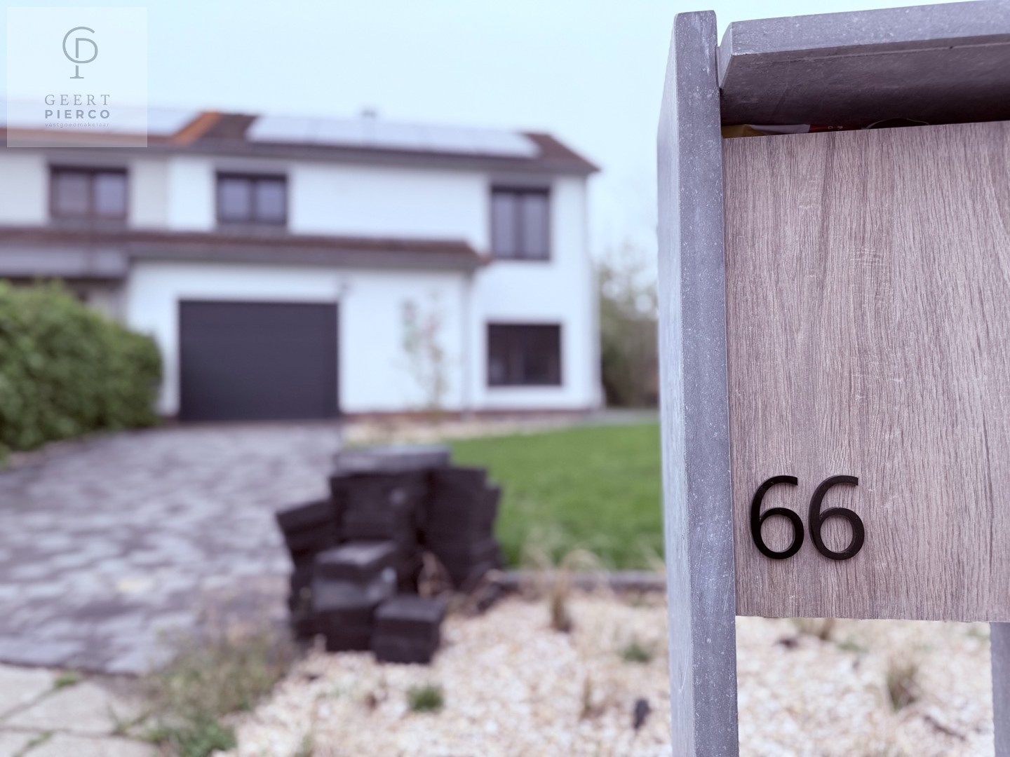 Gerenoveerde halfopen bebouwing gelegen in het rustige Gingelom. - photo 5