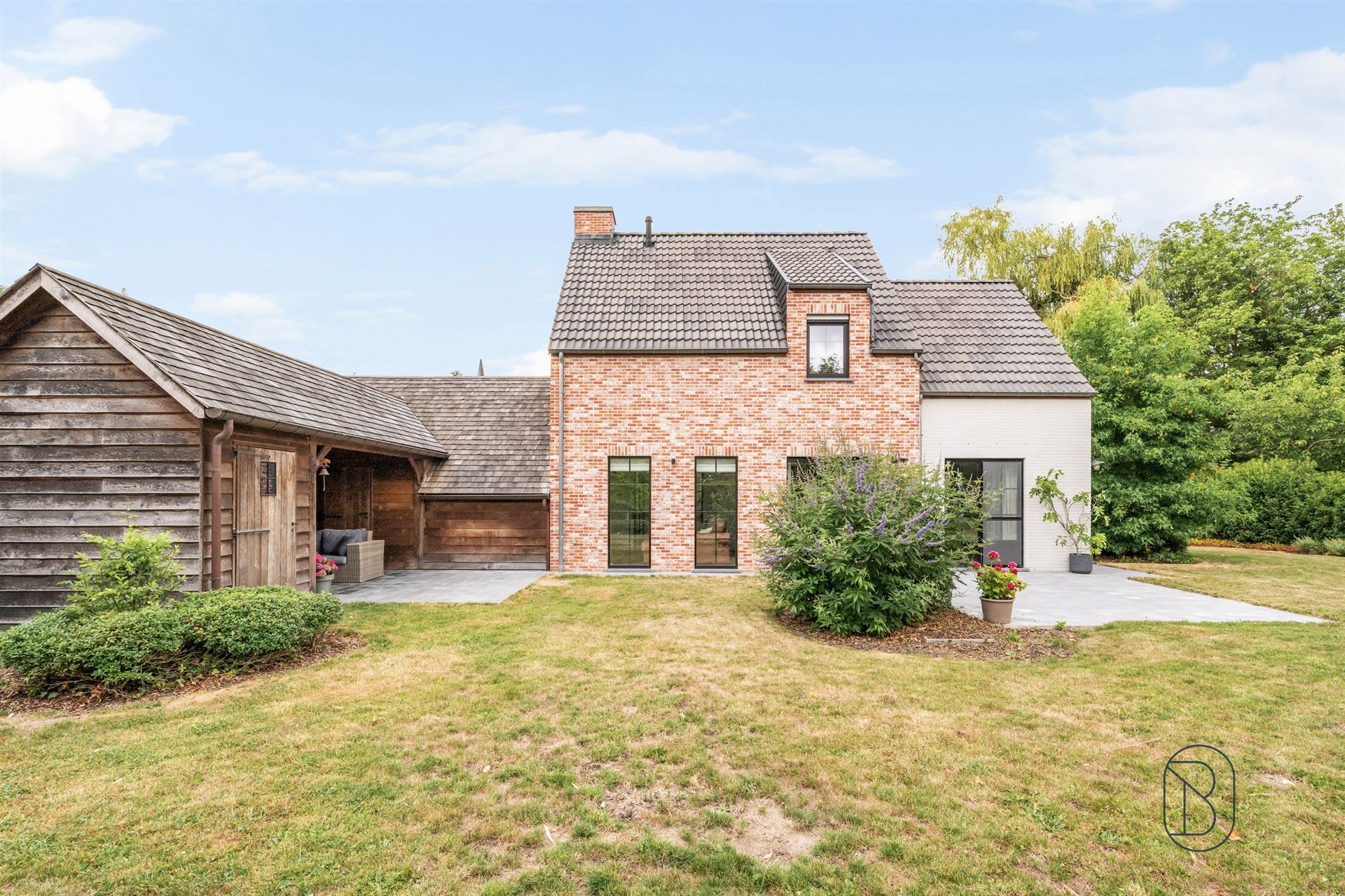 Élégante maison de curé située dans un cadre paisible - photo 4
