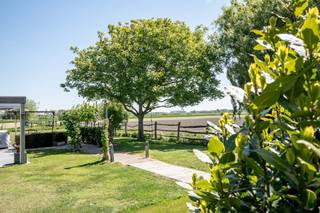 In een van de meest gegeerde en rustige residentiële wijken van Knokke-Heist bevindt zich deze recente villa, een uitzonderlijke woning waar...